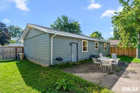 Exterior - 2517 Burton Dr, Springfield, IL 62703 photo 5 of 6