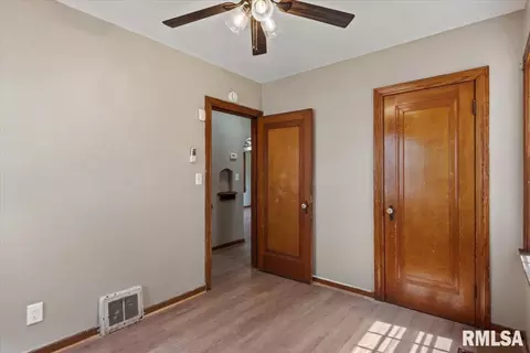 Bedroom - 1320 E Stanford Ave, Springfield, IL 62703 photo 4 of 6
