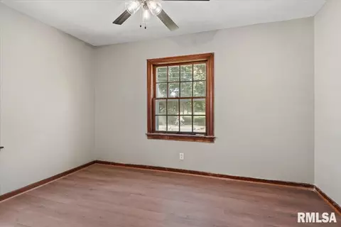 Bedroom - 1320 E Stanford Ave, Springfield, IL 62703 photo 1 of 6