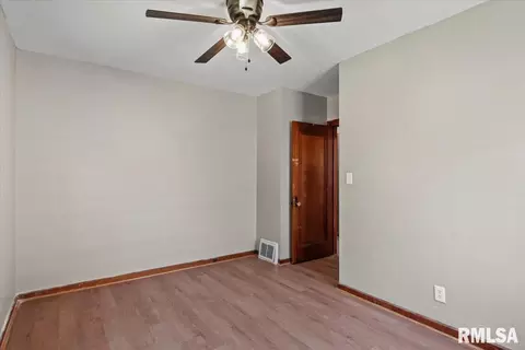 Bedroom - 1320 E Stanford Ave, Springfield, IL 62703 photo 2 of 6