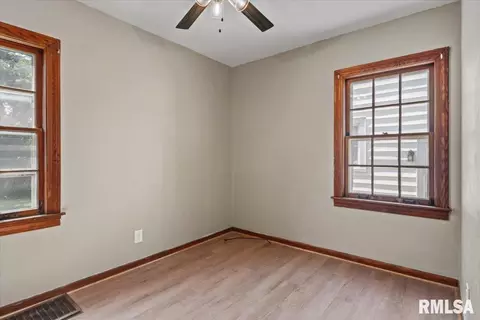 Bedroom - 1320 E Stanford Ave, Springfield, IL 62703 photo 3 of 6