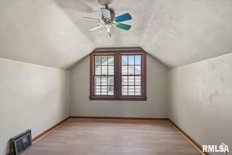 Bedroom - 1320 E Stanford Ave, Springfield, IL 62703 photo 5 of 6
