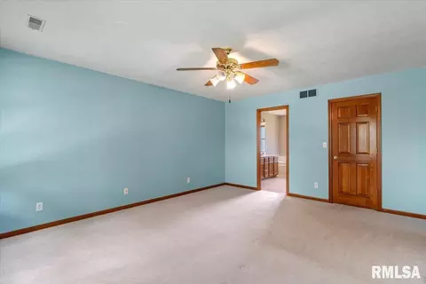 Bedroom - 2105 Burgess Dr, Springfield, IL 62711 photo 3 of 10