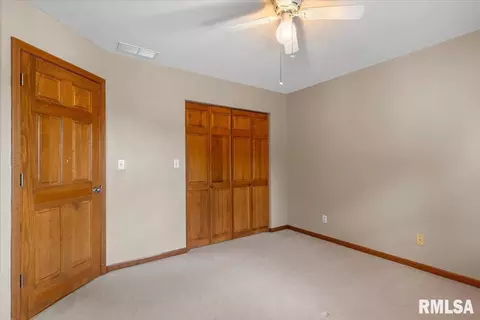 Bedroom - 2105 Burgess Dr, Springfield, IL 62711 photo 8 of 10