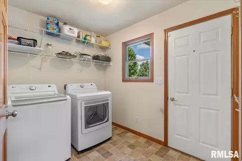 Other - 2105 Burgess Dr, Springfield, IL 62711 photo 9 of 15