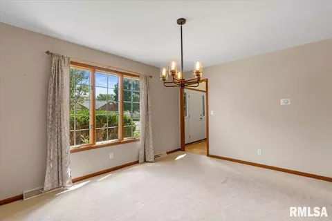 Other - 2105 Burgess Dr, Springfield, IL 62711 photo 6 of 15