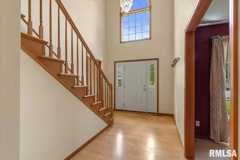 Entry Way - 2105 Burgess Dr, Springfield, IL 62711 photo 2 of 3