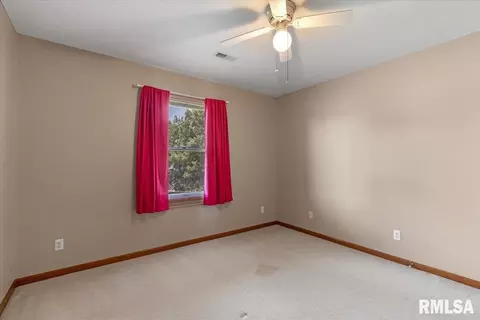 Bedroom - 2105 Burgess Dr, Springfield, IL 62711 photo 9 of 10