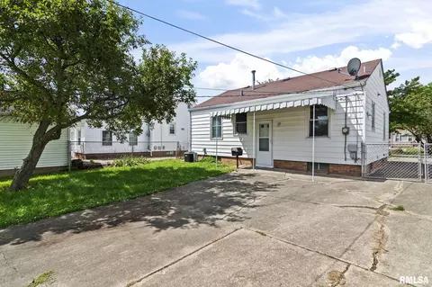 Exterior - 1716 N 22nd St, Springfield, IL 62702 photo 1 of 6