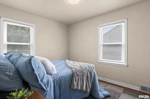 Bedroom - 1716 N 22nd St, Springfield, IL 62702 photo 4 of 6