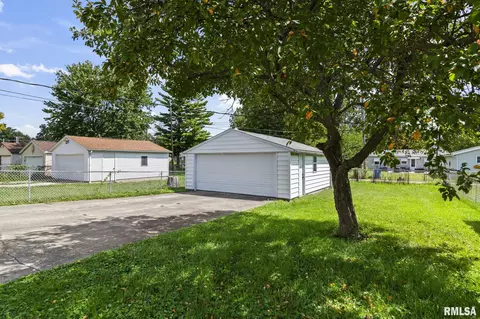 Exterior - 1716 N 22nd St, Springfield, IL 62702 photo 3 of 6
