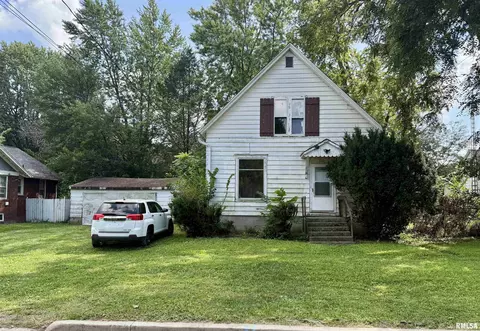 260 W 1st St, Galesburg, IL 61401