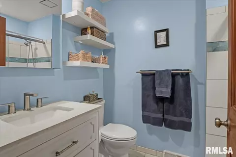 Bath - 309 Five Forks Dr, Springfield, IL 62711 photo 1 of 5