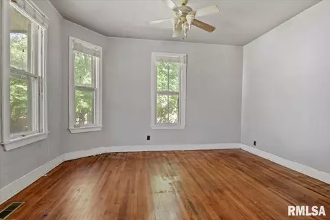 Bedroom - 1304 N 3rd St, Springfield, IL 62702 photo 1 of 2