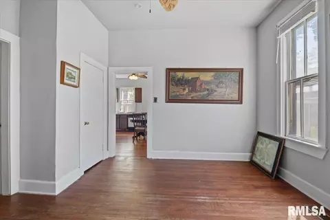 Entry Way - 1304 N 3rd St, Springfield, IL 62702 photo 3 of 8