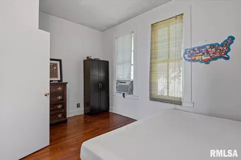 Bedroom - 1304 N 3rd St, Springfield, IL 62702 photo 2 of 2