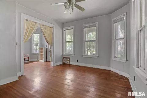 Living - 1304 N 3rd St, Springfield, IL 62702 photo 2 of 2