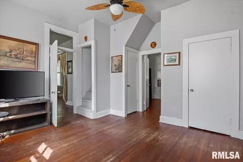 Entry Way - 1304 N 3rd St, Springfield, IL 62702 photo 4 of 8
