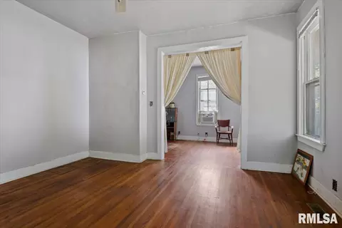 Living - 1304 N 3rd St, Springfield, IL 62702 photo 1 of 2