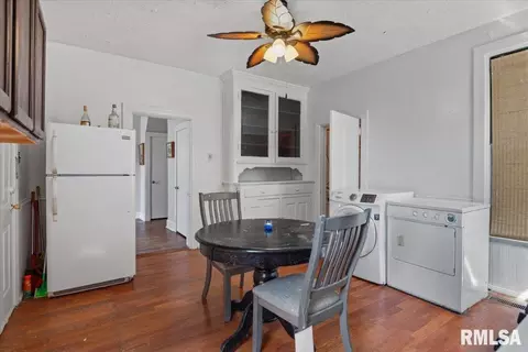 Entry Way - 1304 N 3rd St, Springfield, IL 62702 photo 5 of 8