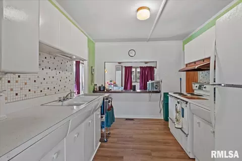 Kitchen - 18 Barbara Ct, Springfield, IL 62704 photo 1 of 3