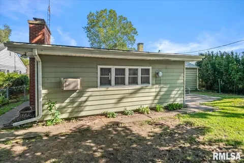 Exterior - 18 Barbara Ct, Springfield, IL 62704 photo 4 of 8
