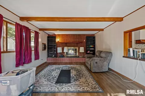 Living - 18 Barbara Ct, Springfield, IL 62704 photo 2 of 2