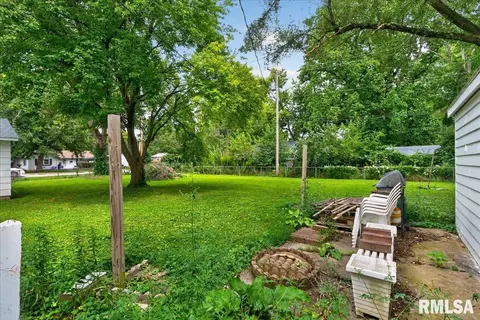 Exterior - 3004 S Allis Ave, Springfield, IL 62703 photo 11 of 12
