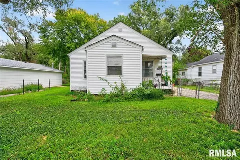 Exterior - 3004 S Allis Ave, Springfield, IL 62703 photo 8 of 12