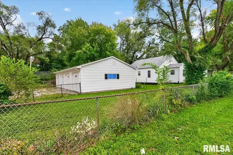 Exterior - 3004 S Allis Ave, Springfield, IL 62703 photo 6 of 12