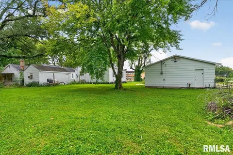 Exterior - 3004 S Allis Ave, Springfield, IL 62703 photo 10 of 12