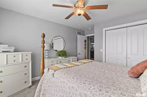 Bedroom - 4809 Savoy Dr, Springfield, IL 62711 photo 4 of 8
