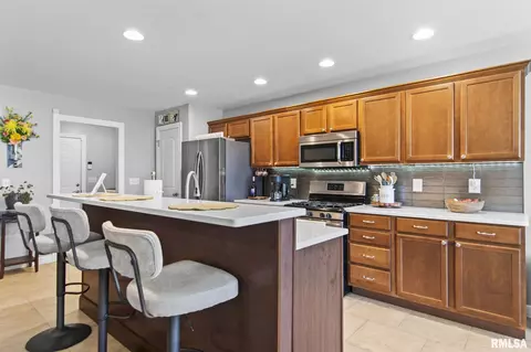 Kitchen - 4809 Savoy Dr, Springfield, IL 62711 photo 4 of 4