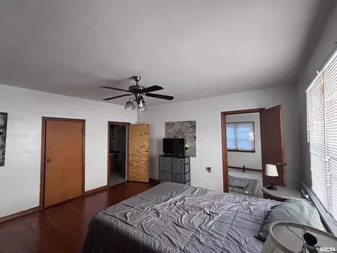 Bedroom - 604 W Maple Ave N, Springfield, IL 62702 photo 2 of 3