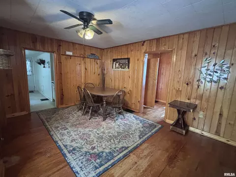 Dining - 604 W Maple Ave N, Springfield, IL 62702 photo 2 of 2