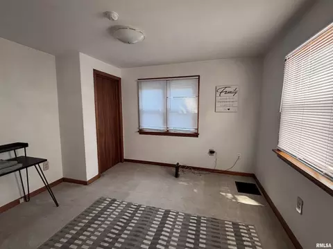 Other - 604 W Maple Ave N, Springfield, IL 62702 photo 2 of 4