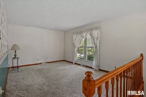 Living - 1821 Denton Dr, Springfield, IL 62702 photo 1 of 5