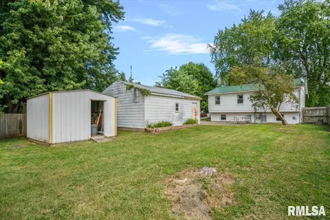 Exterior - 1821 Denton Dr, Springfield, IL 62702 photo 5 of 6