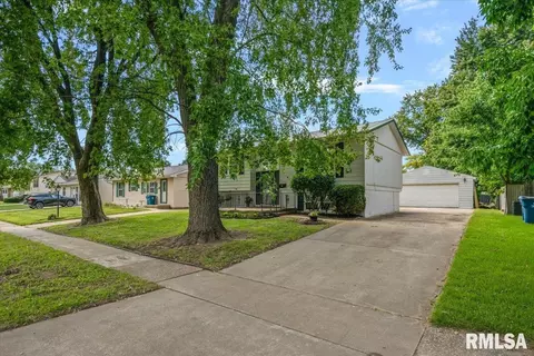 Exterior - 1821 Denton Dr, Springfield, IL 62702 photo 2 of 6