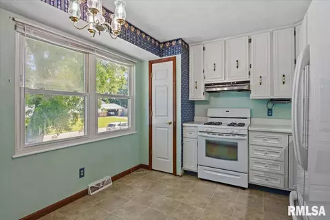Kitchen - 1821 Denton Dr, Springfield, IL 62702 photo 1 of 2