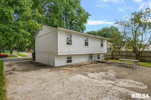 Exterior - 1821 Denton Dr, Springfield, IL 62702 photo 3 of 6
