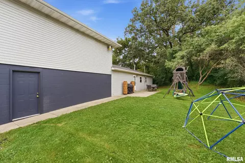 Exterior - 2995 147th Ave, Sherrard, IL 61281 photo 6 of 7