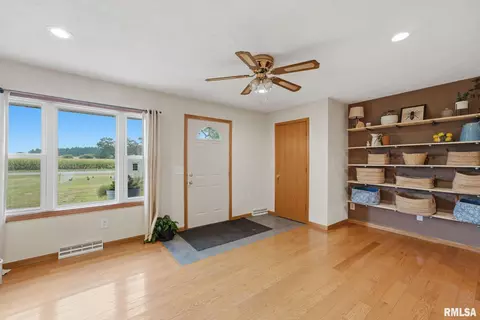 Entry Way - 2995 147th Ave, Sherrard, IL 61281 photo 1 of 1