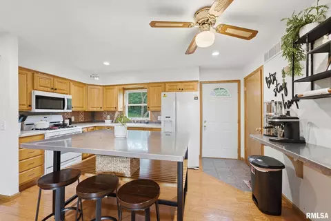 Kitchen - 2995 147th Ave, Sherrard, IL 61281 photo 1 of 4