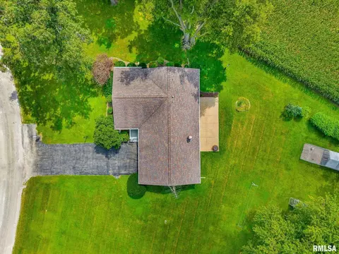 View/Area - 526 W Chestnut St, Oneida, IL 61467 photo 4 of 8