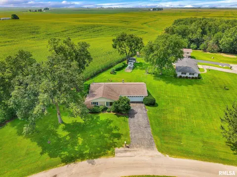 View/Area - 526 W Chestnut St, Oneida, IL 61467 photo 1 of 8