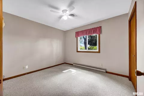 Bedroom - 526 W Chestnut St, Oneida, IL 61467 photo 4 of 6