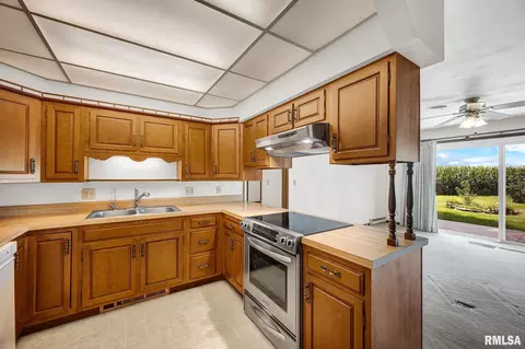 Kitchen - 526 W Chestnut St, Oneida, IL 61467 photo 2 of 4