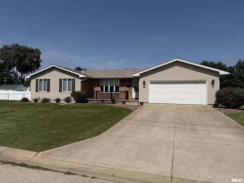 973 Johnston St, Galesburg, IL 61401