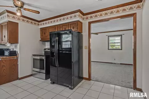 Entry Way - 3606 Sheffield Rd, Springfield, IL 62703 photo 2 of 3